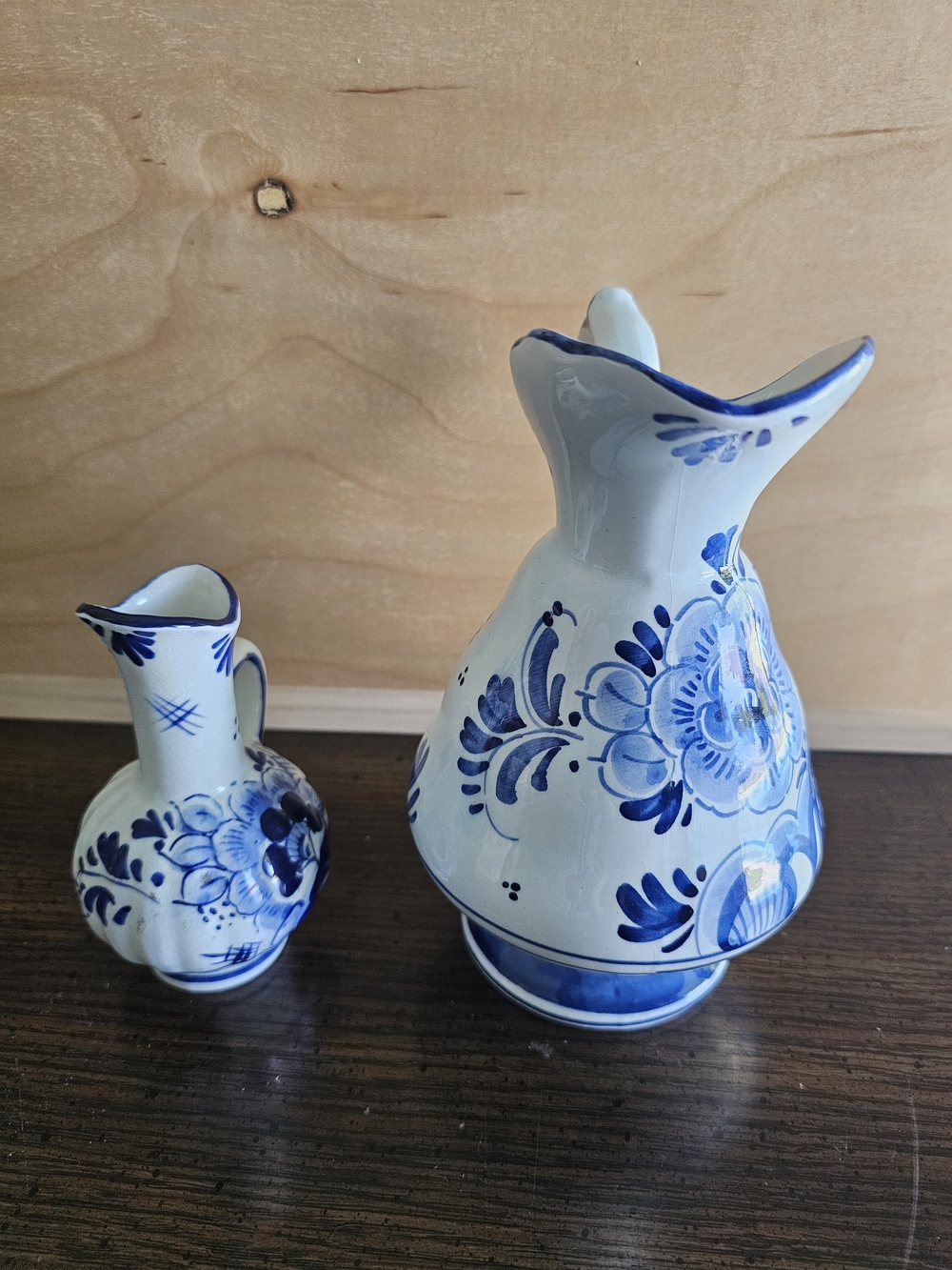 Vtg Delfts Hand Painted Blue & White Floral Ceramic Pitcher Jug Set 2 - Picture 2 of 11
